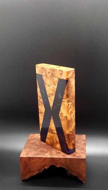 This image portrays 3G-Stash-Thuya Burl Hybrid-Dynavap Case by Dovetail Woodwork.