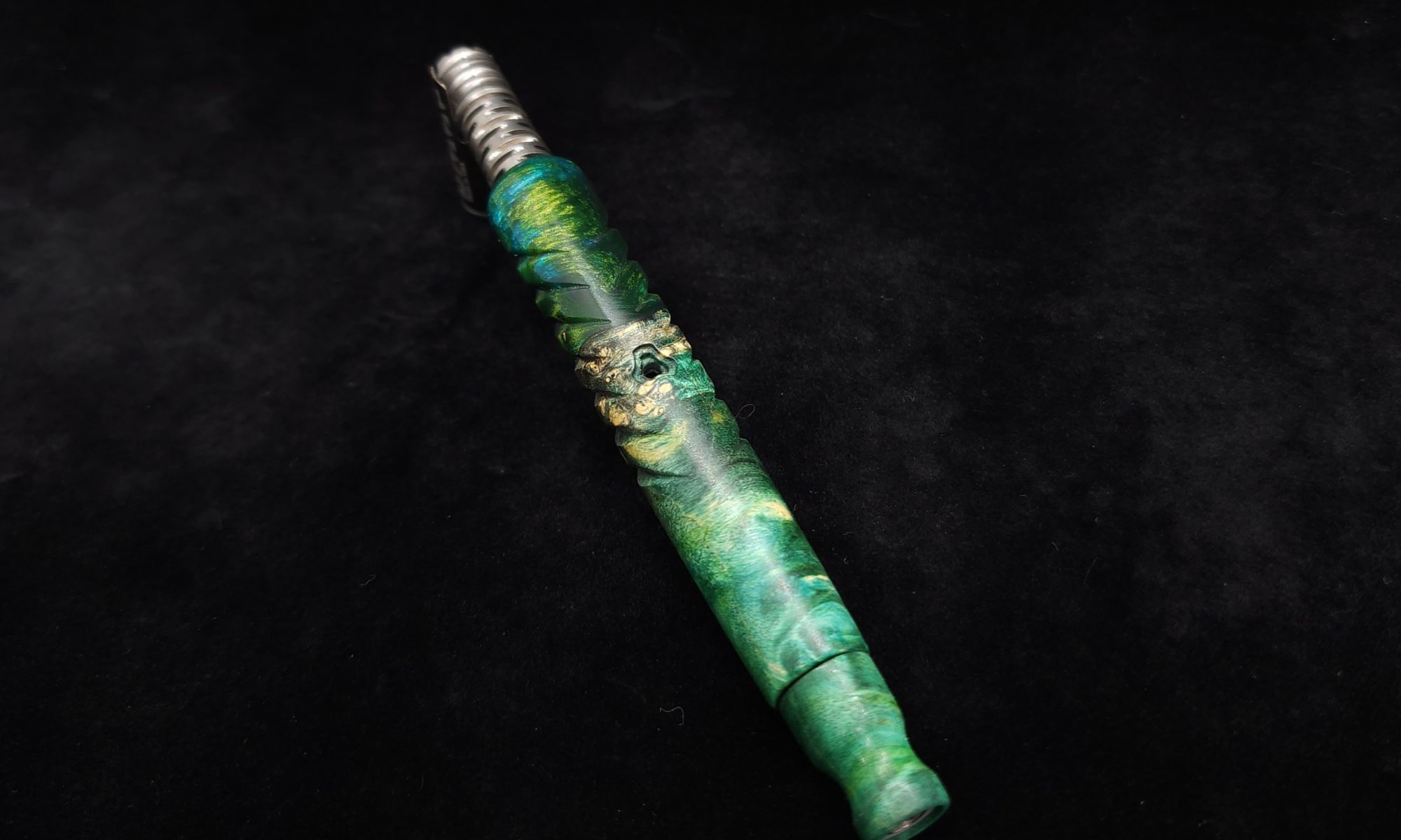 This image portrays Reaper XL Dynavap Stem/Burl Wood Hybrid+Matching Mouthpiece by Dovetail Woodwork.