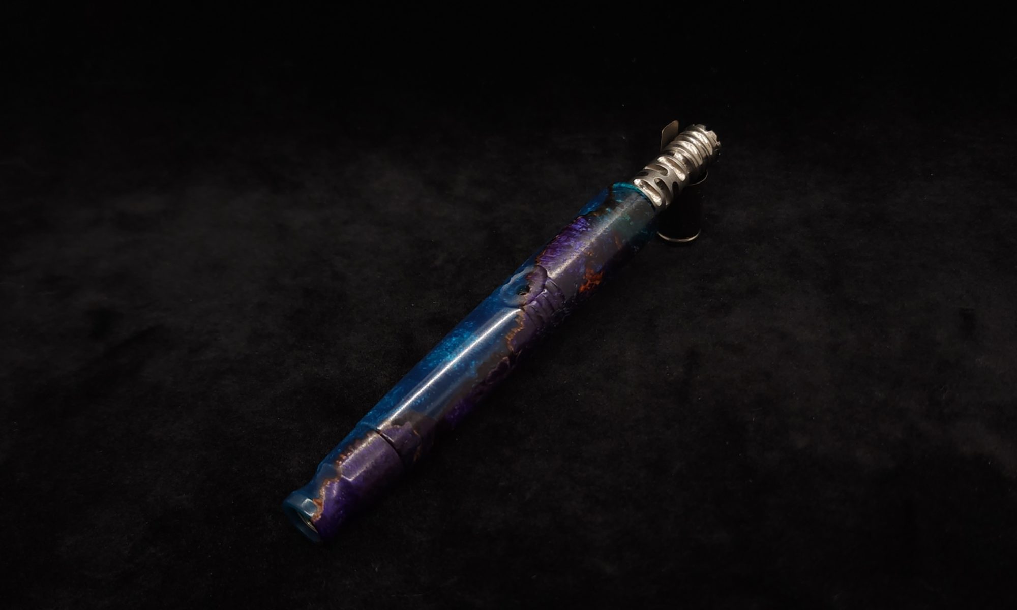 This image portrays Straight Taper Blurple Dynavap XL Hybrid Stem + Matched Mouthpiece by Dovetail Woodwork.