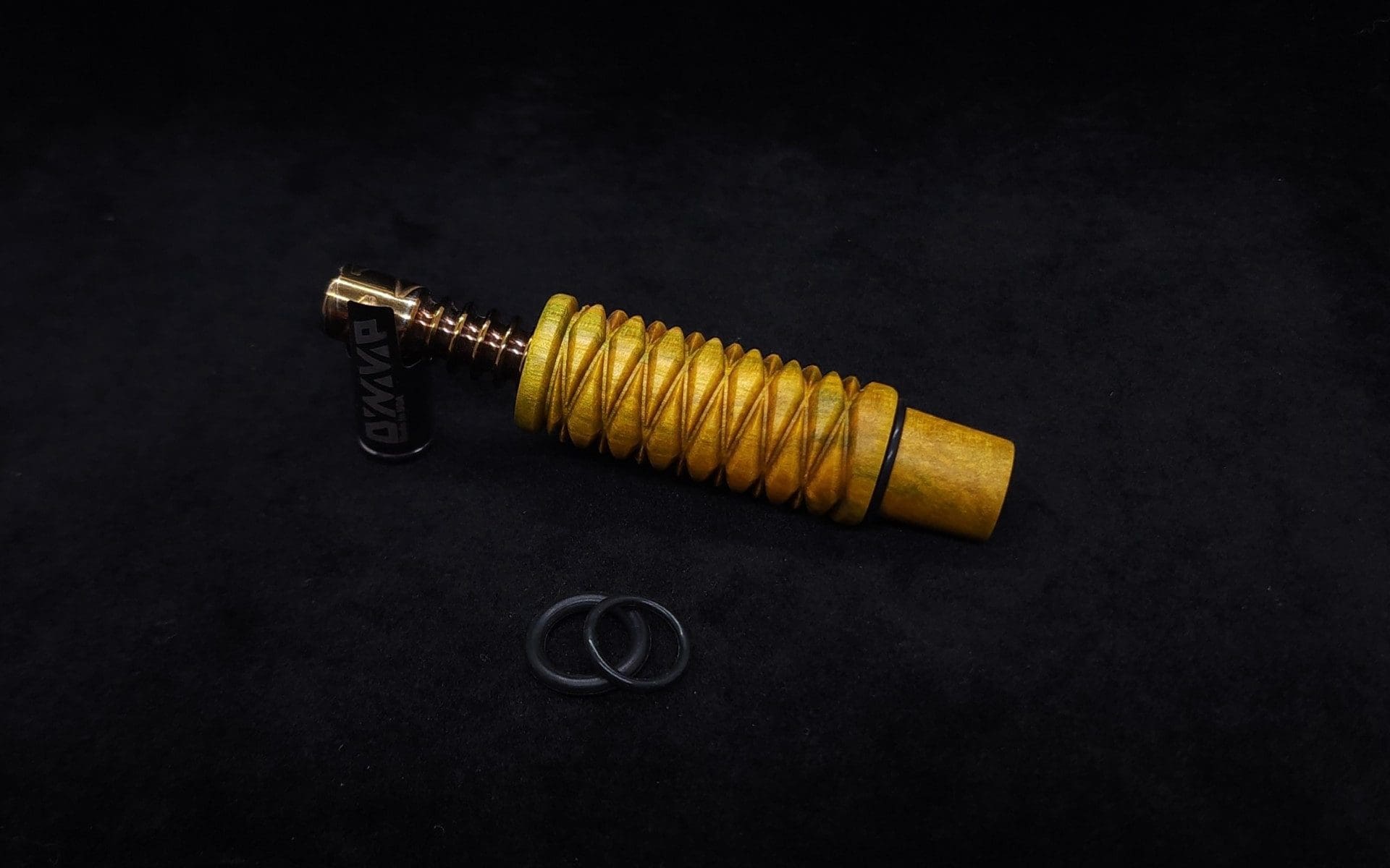 This image portrays Dynavap Spiraled 3D Weave14mm WPA/Stem-S.S. Metal Core-NEW! by Dovetail Woodwork.