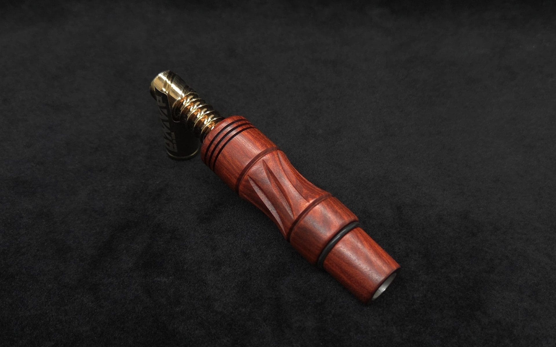 This image portrays Dynavap High Class Redheart Wood 14mm WPA/Stem-NEW! by Dovetail Woodwork.