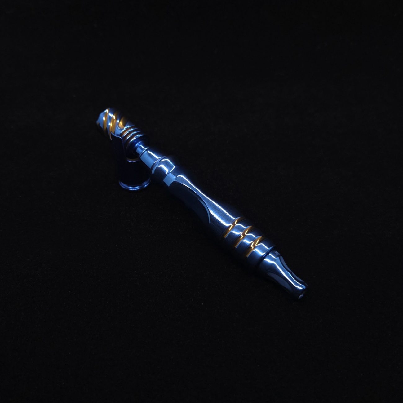 This image portrays The Royal HyperDyn-Full Device Custom Anodized-Special Edition-NEW! ☘ by Dovetail Woodwork.