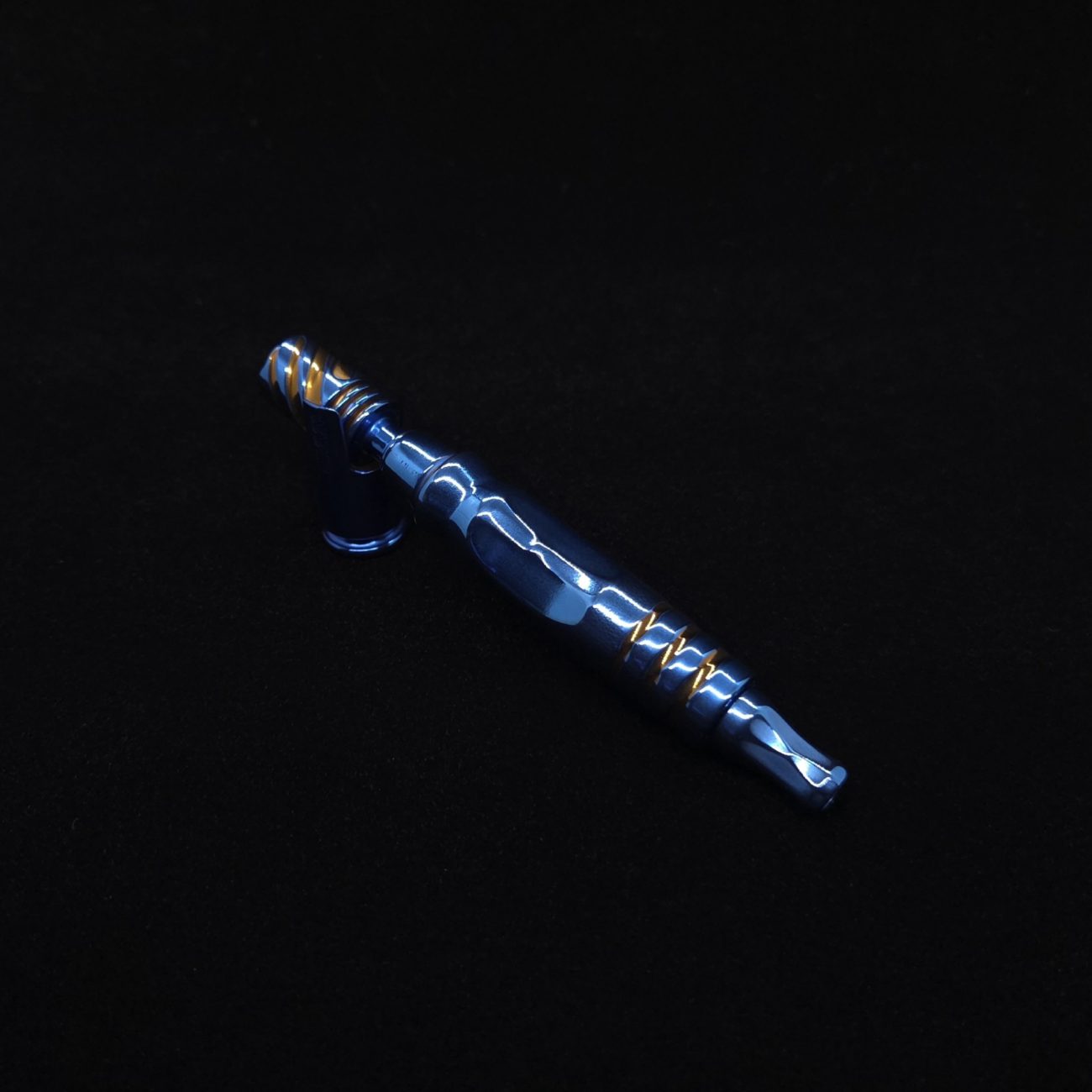 This image portrays The Royal HyperDyn-Full Device Custom Anodized-Special Edition-NEW! ☘ by Dovetail Woodwork.