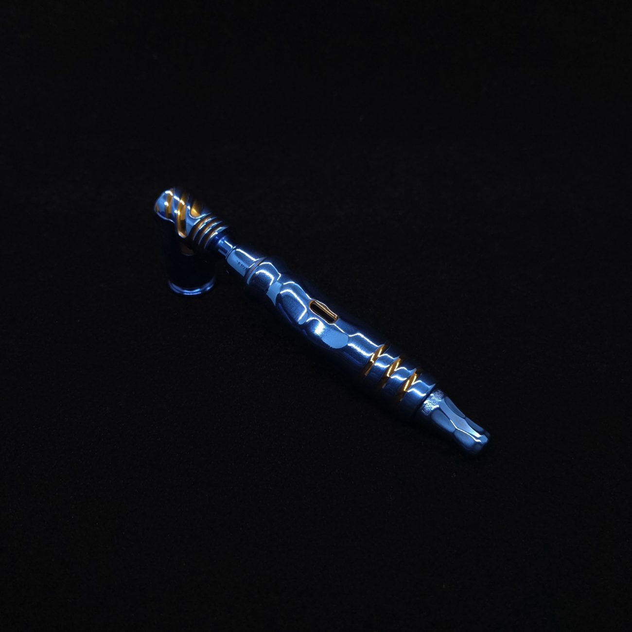 This image portrays The Royal HyperDyn-Full Device Custom Anodized-Special Edition-NEW! ☘ by Dovetail Woodwork.