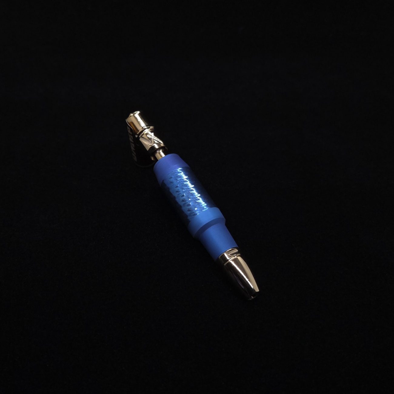 This image portrays The Vong X-Full Device Custom Anodized-Special Edition-NEW! ☘ by Dovetail Woodwork.